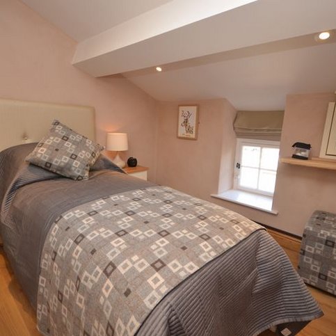 FHSOW102 Thumbnail 7