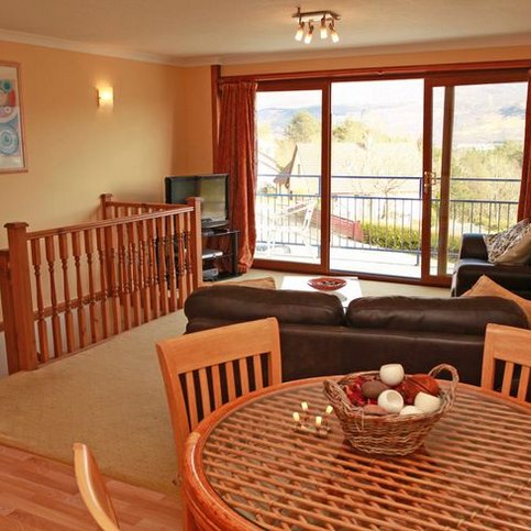 FHNWS106 Thumbnail 4