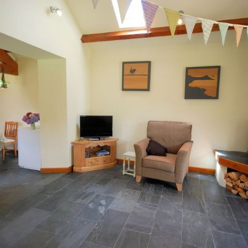 FHSWE122 Thumbnail 3