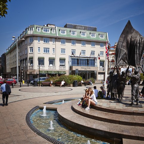 HLJER107 Thumbnail 1 HLJER107 Thumbnail 1