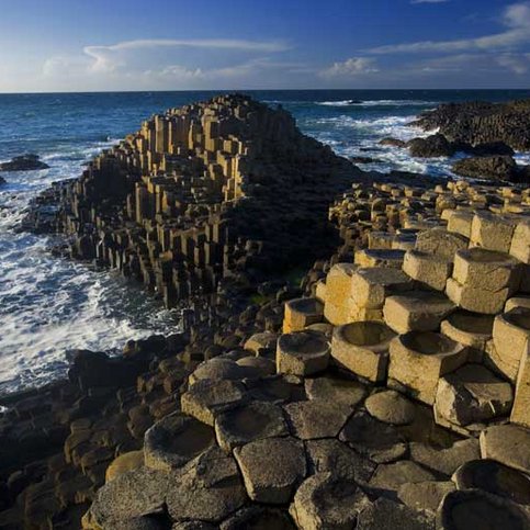 Blick auf den Giant's Causeway im County Antrim