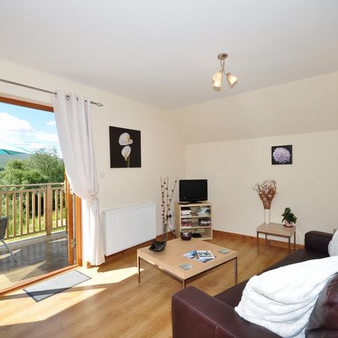 FHNWS102 Thumbnail 2